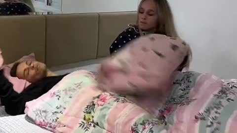 eu acordo cedao olha que trabalho uma noite sim outra não