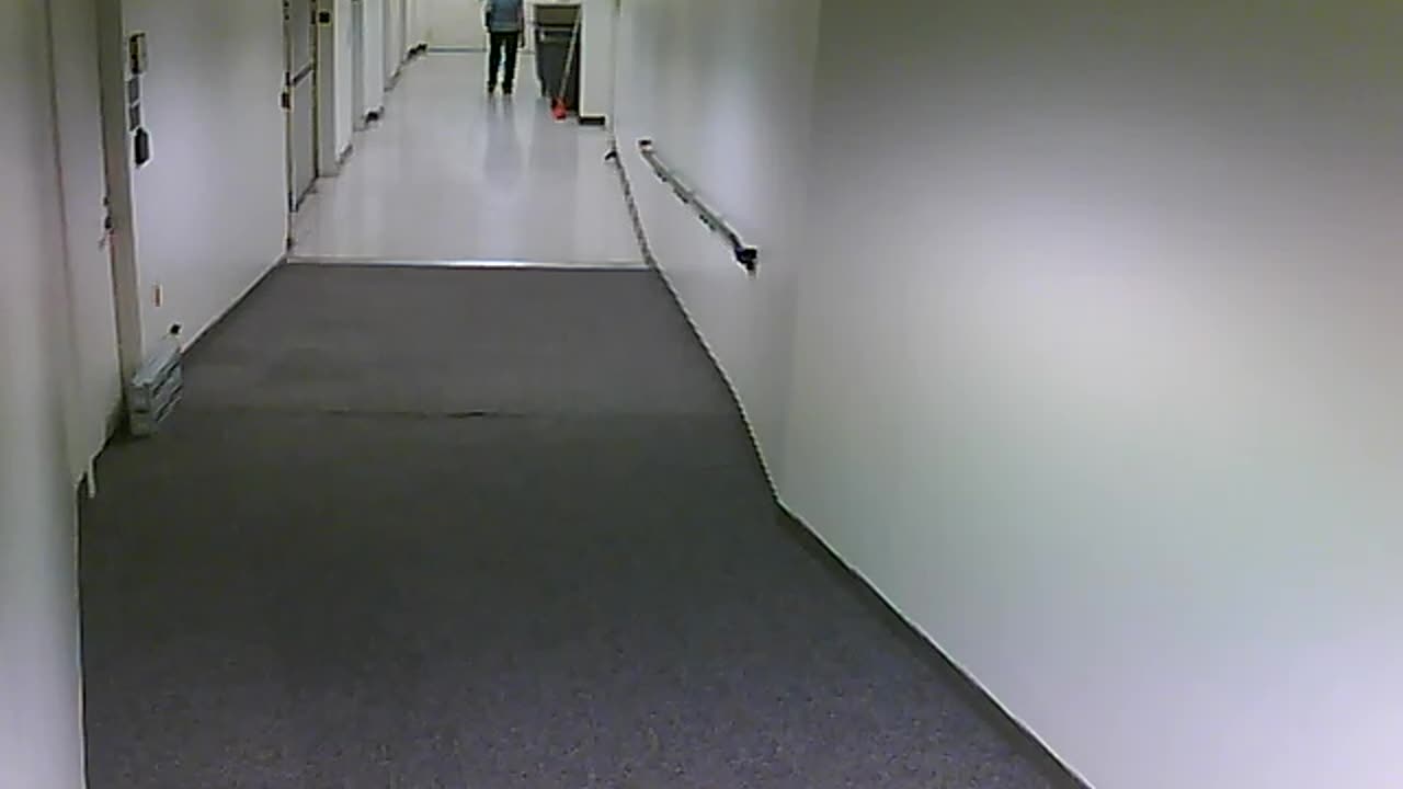 3901PSQB06FreightLobbyFront_2021-01-05_07h25min08s083ms.mp4