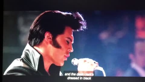 Review Elvis come back scene