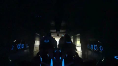 Disney transporta al mundo digital con la veloz montaña rusa Tron en Florida