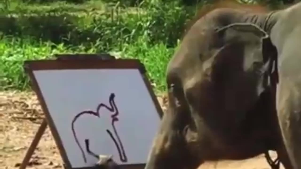 Elephant painting an elephant