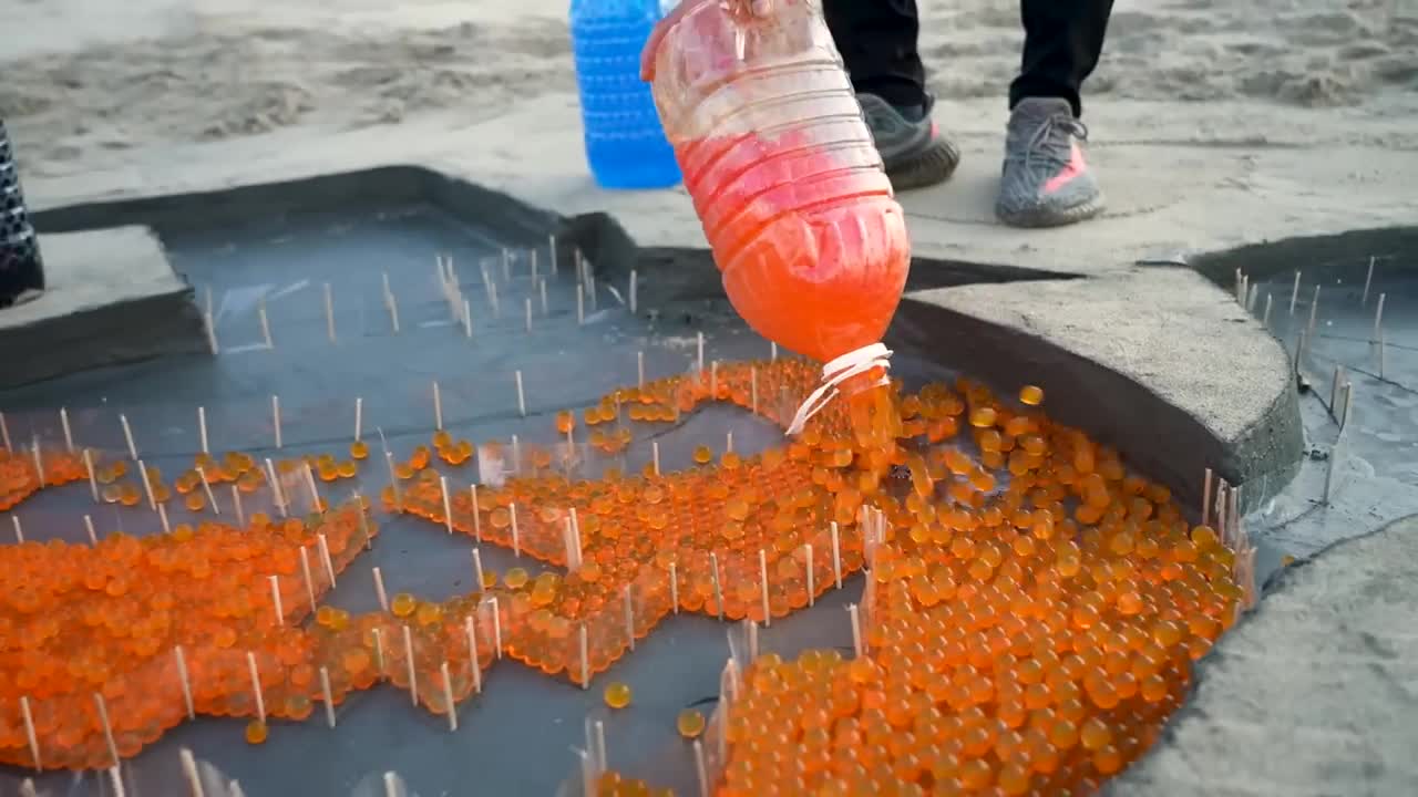 How to make Rainbow Halloween Pumpkins with Orbeez, Big Fanta, Coca Cola vs Mentos-8