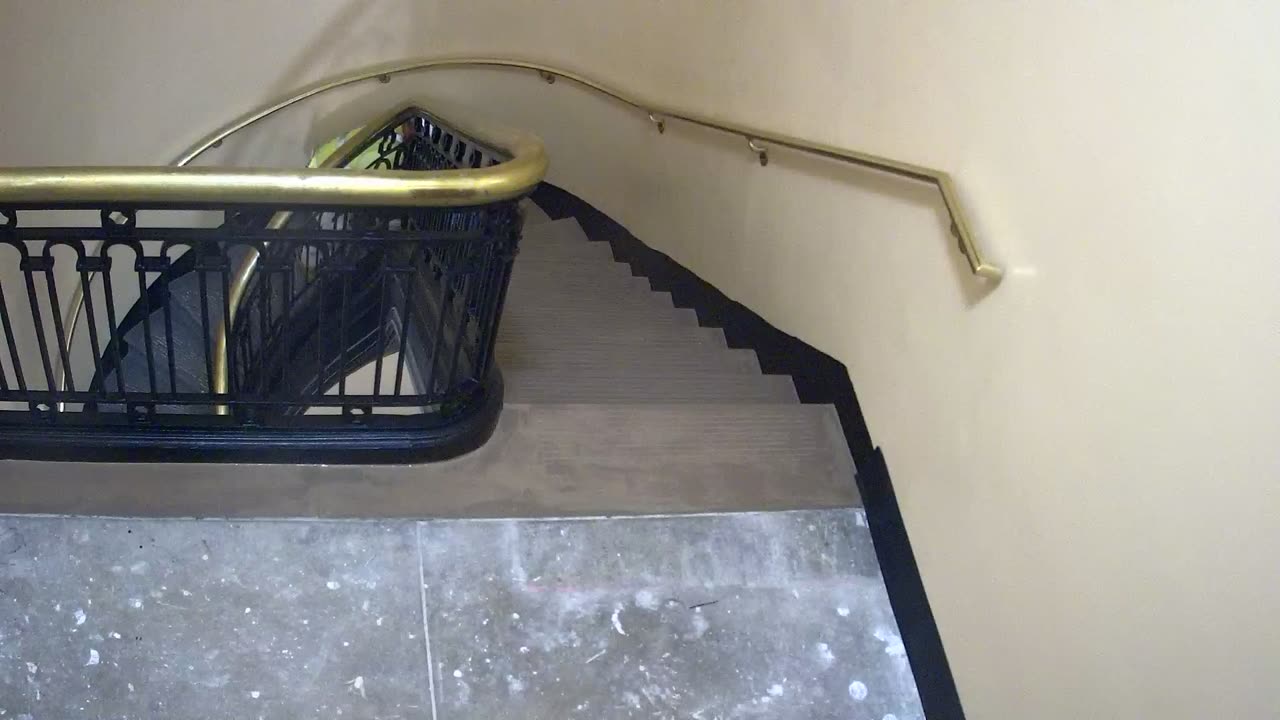 5191CHOB05Stair3_2021-01-04_23h40min04s257ms.mp4