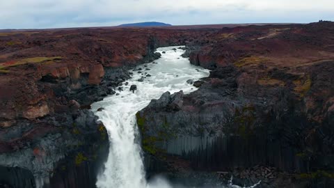 Outdoor aerial photography, recording the natural waterfall scenery of the United States