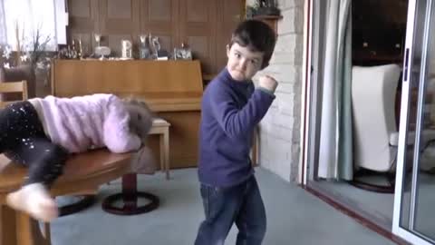 Funny kids dance!