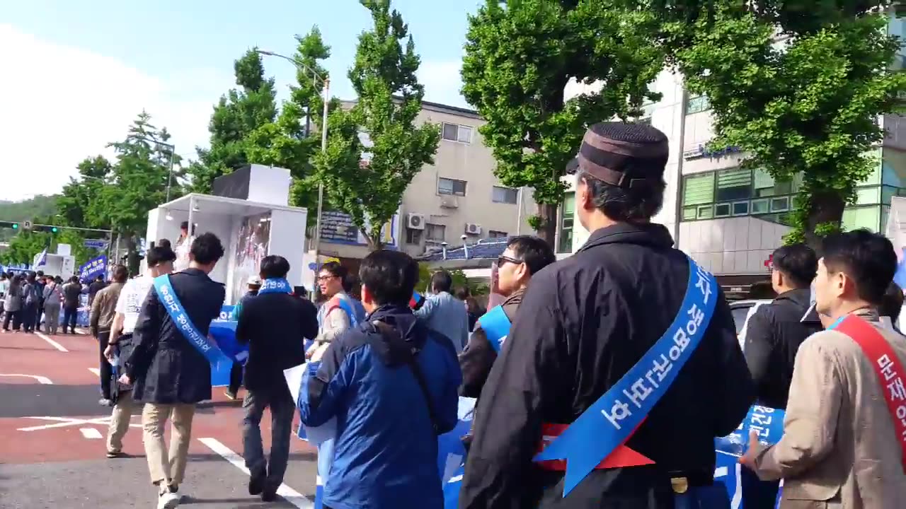 20180525_V3_S01(znGwq4wT9qI)북한이 지상낙원인가요_ 문재인케어 저지 국민계몽 행진