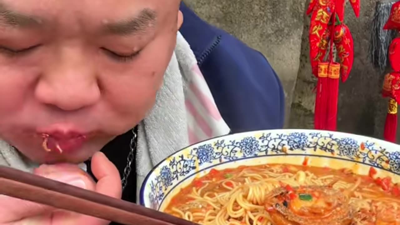 Cook And Eat Super Spicy Shrimp Noodle Soup