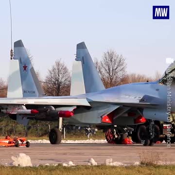 Su-35S crews performing combat task