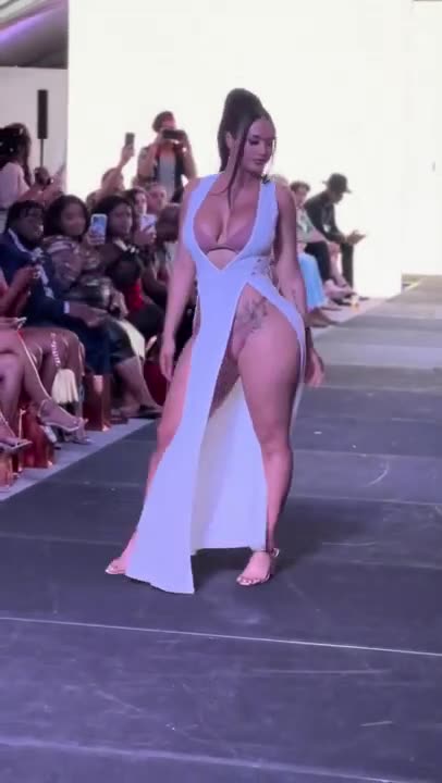 Beautiful Girl Walks on Stage In fashion show #tiktok #shorts