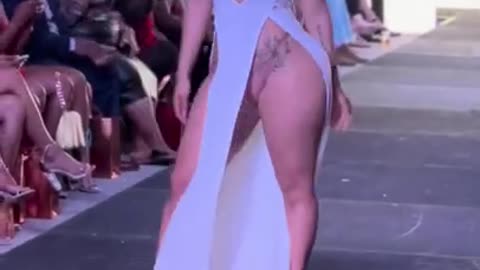 Beautiful Girl Walks on Stage In fashion show #tiktok #shorts