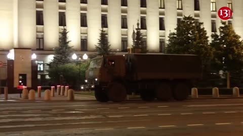 New images from Moscow streets - Kamaz and military equipment trying to close entrance to the city