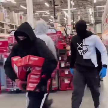 Flash mob of thieves hits Home Depot