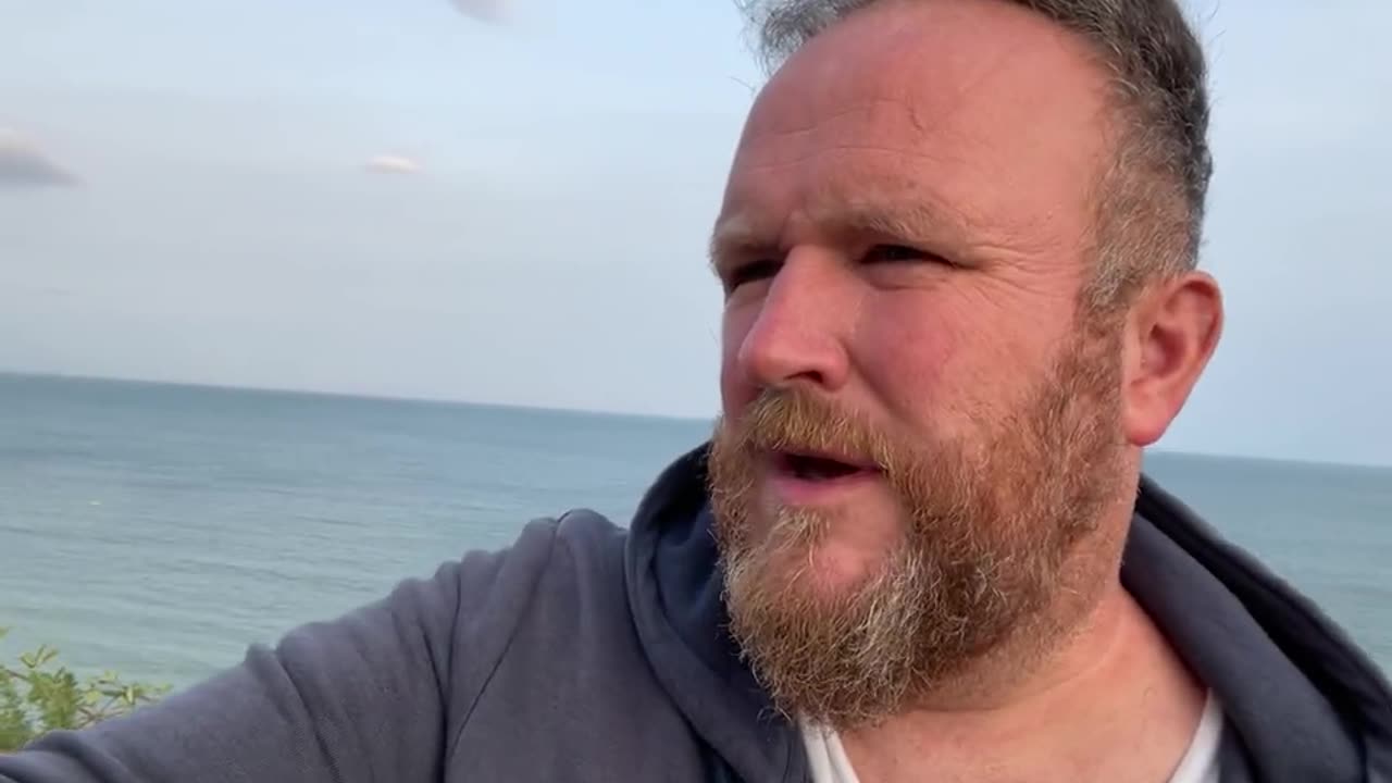Why is FRANCE burning ? @RealTomNumbers (2023,7,4) ☢️♫