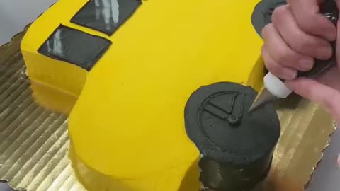 Beautiful School Bus Cake