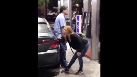 Skooma Addict NPC Attempts To Pump Gas | Oblivion NPC