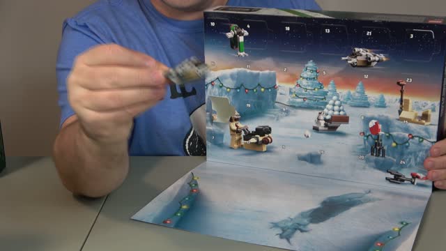 Christmas 2021 Lego Advent Calendars Day 2