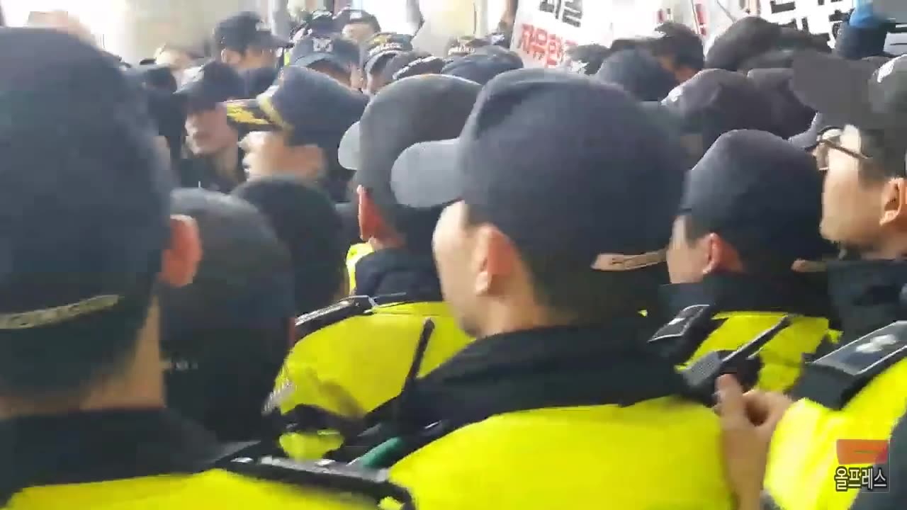 20190305_V3_S03(j7OCv2-tUEo)아수라장, 흉기까지 지참하고 법을 무시하는