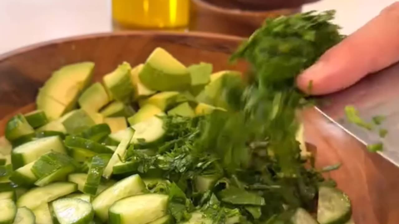 Salad Recipe with Cucumber and Avocado - Balanced Diet for Weight Loss! #ketorecipes