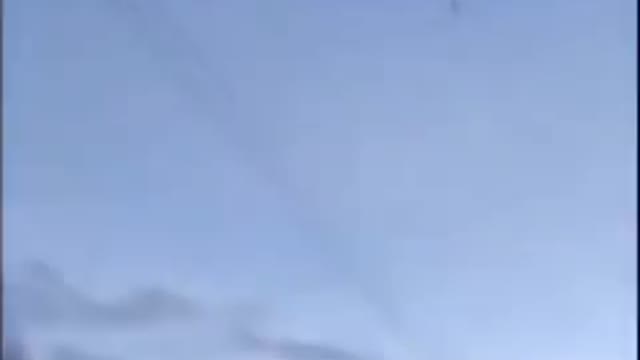 Missile flying over Australian reporter while he is streaming in Ukraine