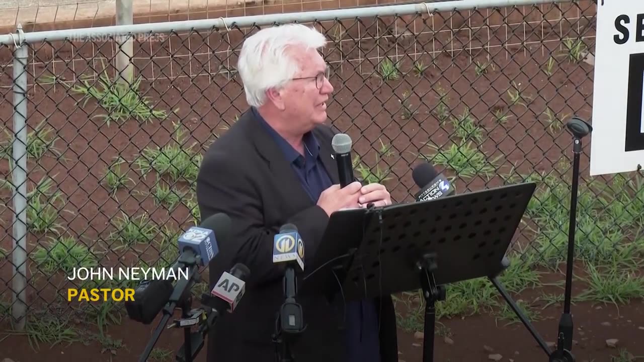 Hundreds gather to remember former fire chief fatally shot at Trump rally in Pennsylvania.mp4