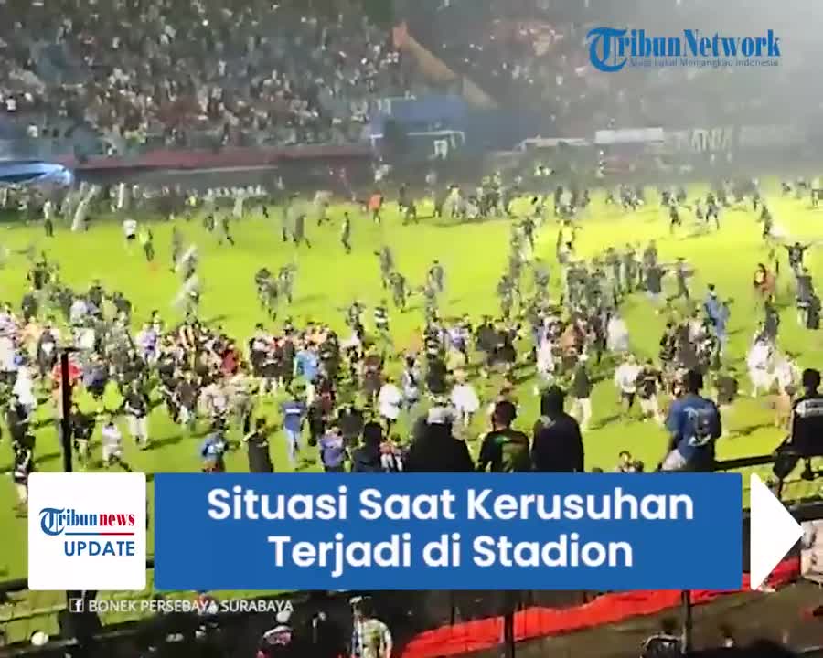 Kericuhan di stadion