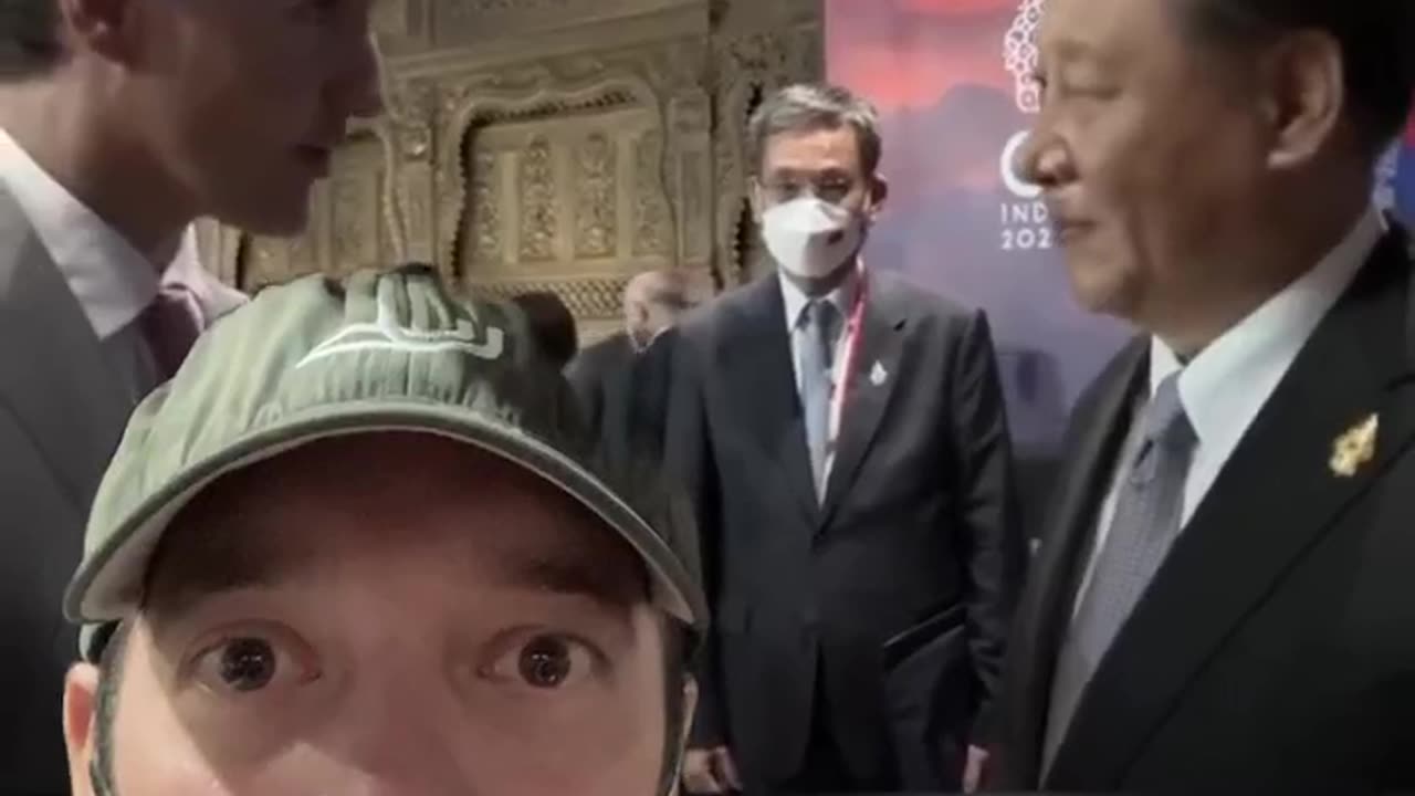 Xi completely owns Justin Trudeau!