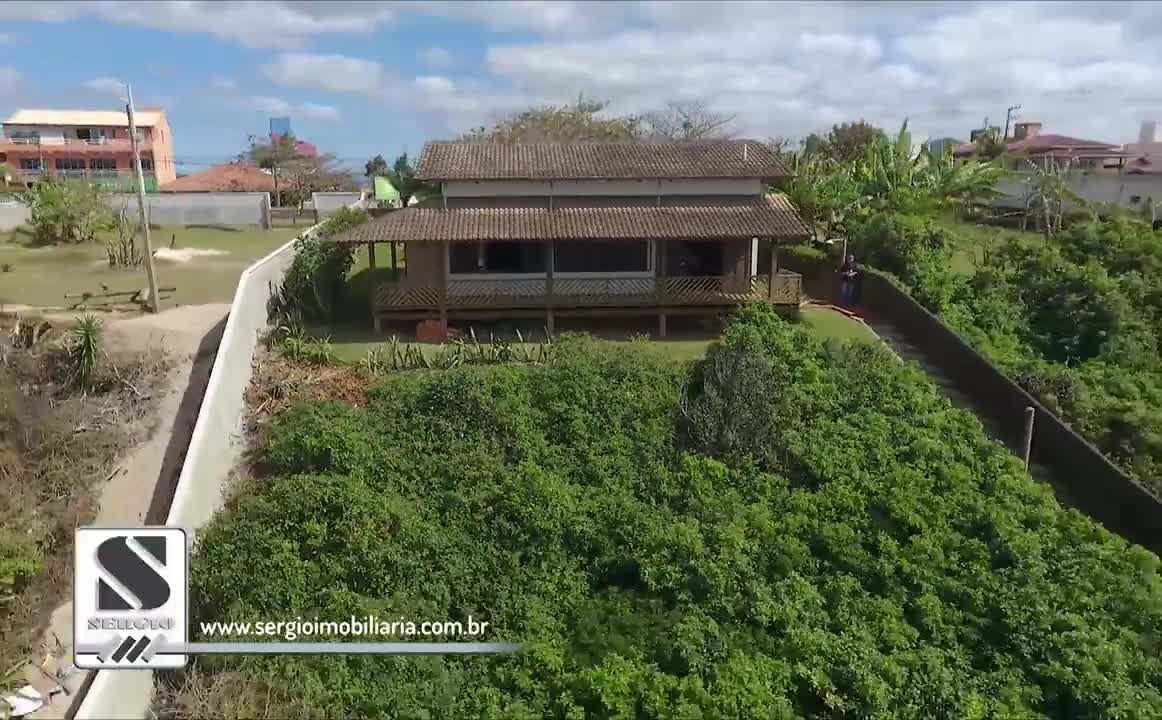 Casa em Itajuba Pé na Areia com área de terreno de pouco mais de 1200m²