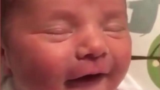 So funny baby reaction.