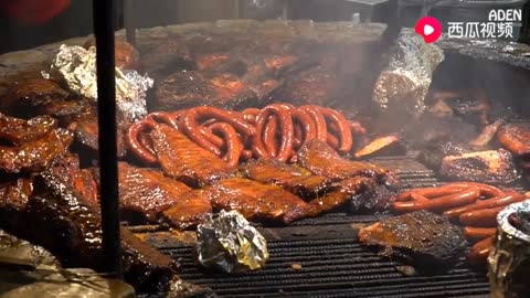A mountain of barbecue