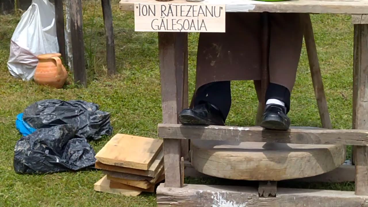 Olarul Ion Rătezeanu din Găleșoaia (GJ), în Dumbrava Sibiului