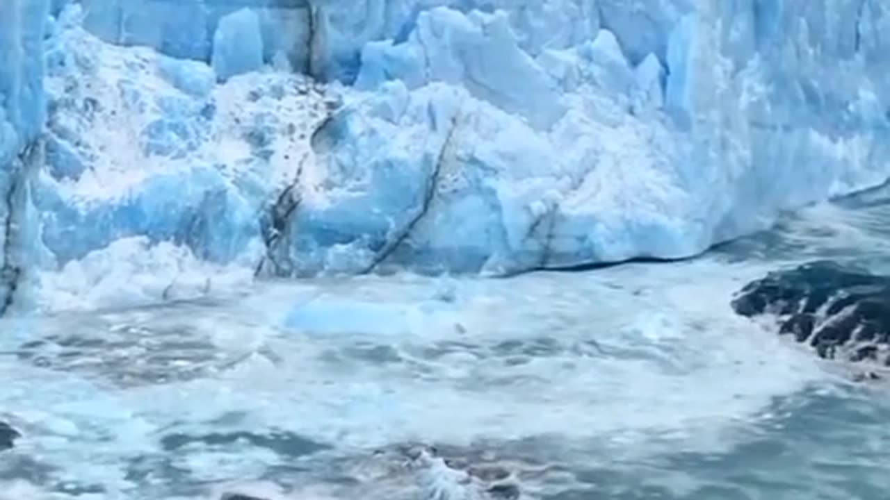 Glacier outburst