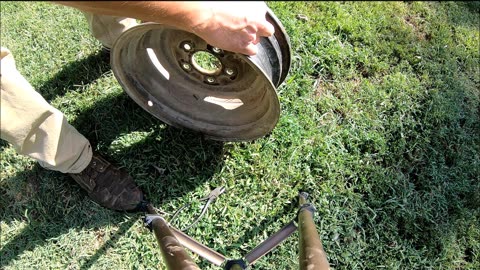 How to mount and dismount tires by hand