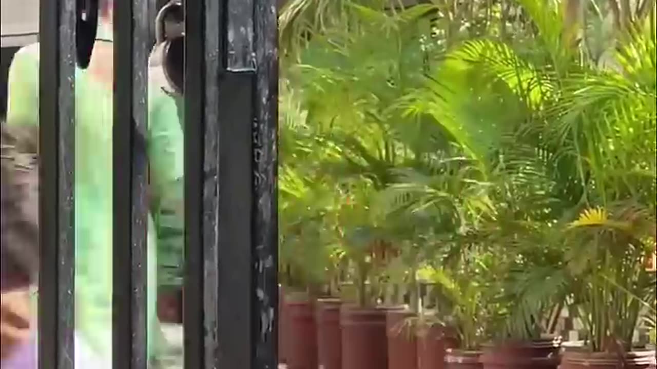 Ghar ka sabse bada naukar mai hi hoon