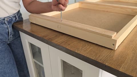 Easy Kitchen Organization Ideas: DIY Chopping Board Holder