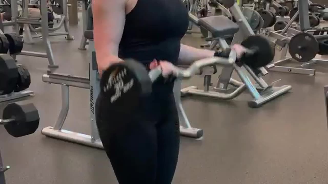 R.E.P.S Personal Training - Wide Grip EZ Bar Bicep Curl