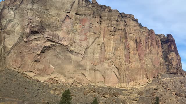 Central Oregon – Smith Rock State Park – Grand Views of Smith Rock – 4K