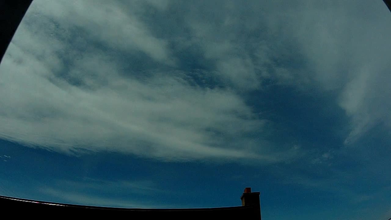 A typical chemtrail day over my city - 5 hours in 2 minutes