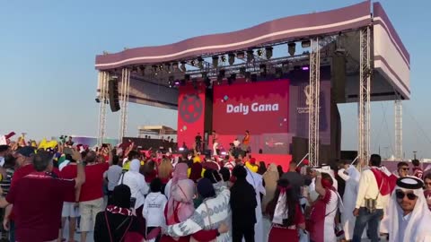 Qatar 2022 - No Comments - They play the Russian cult song "Katyusha" and... dancing...