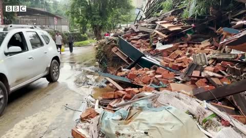 Deadly landslides wreak havoc in Petrópolis, Brazil - BBC News