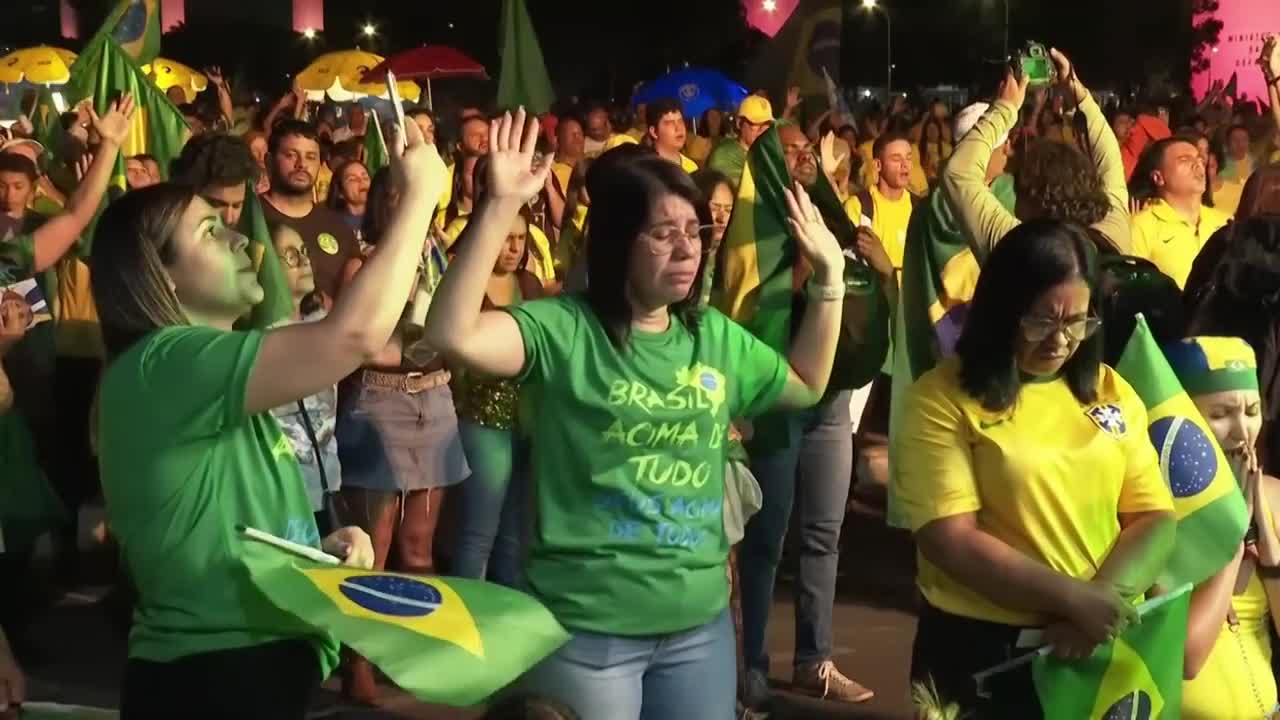 Bolsonaro voters pray as rival Lula wins Brazil presidential runoff | AFP