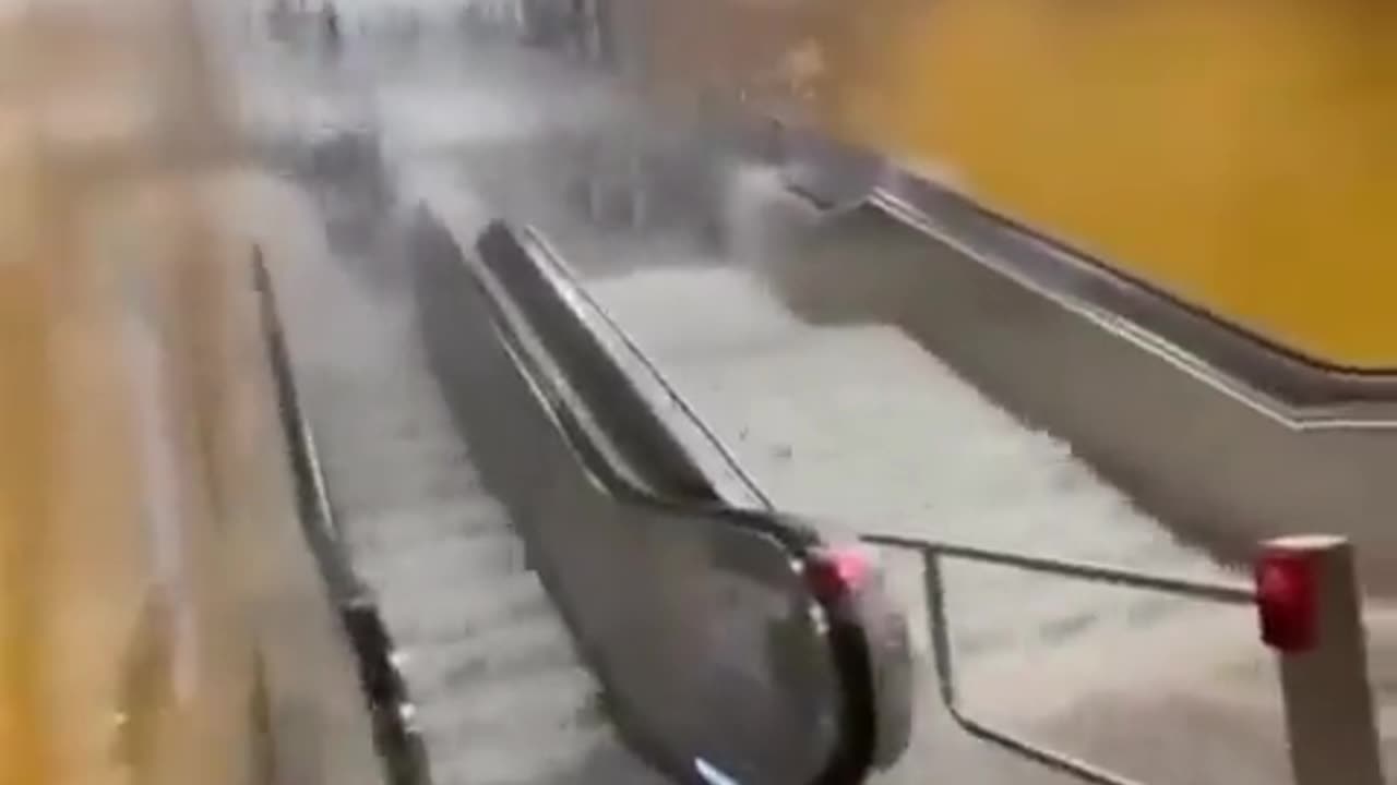 [GERMANY] Frankfurt Subway Flooded Due to Heavy Rain