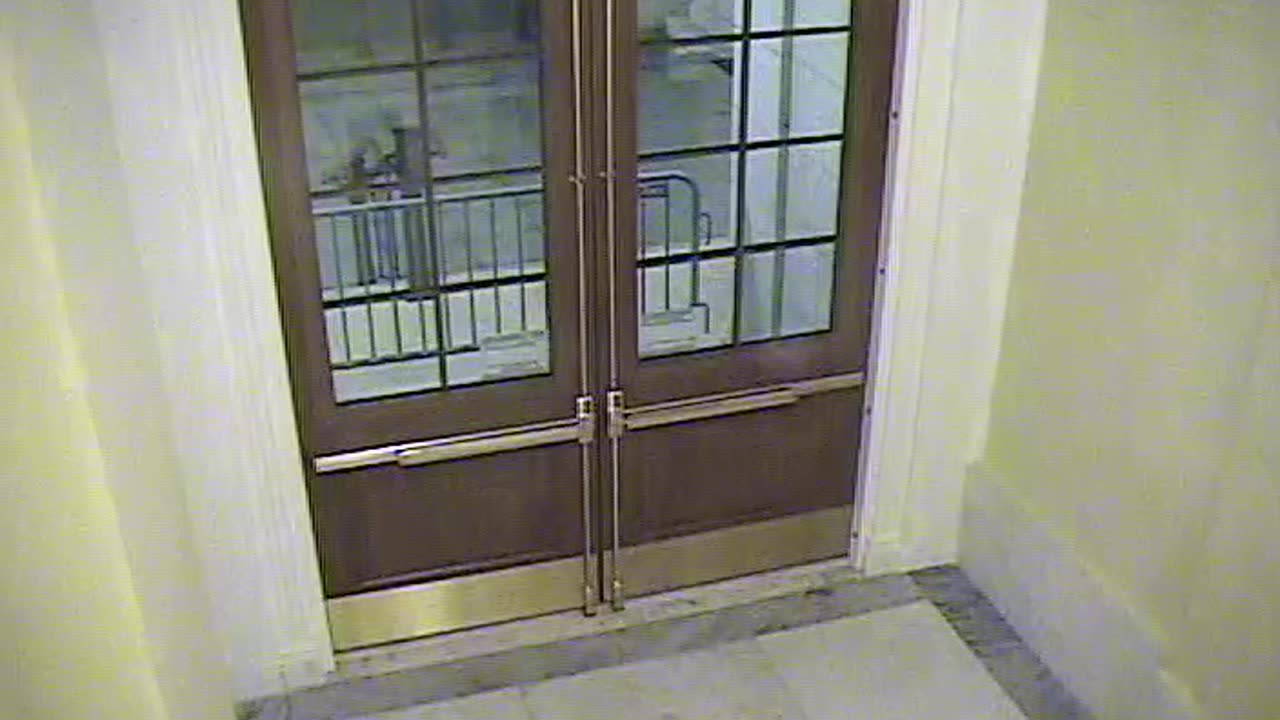3443CHOB02CH12NRotundaExit_2021-01-05_04h00min00s850ms.mp4