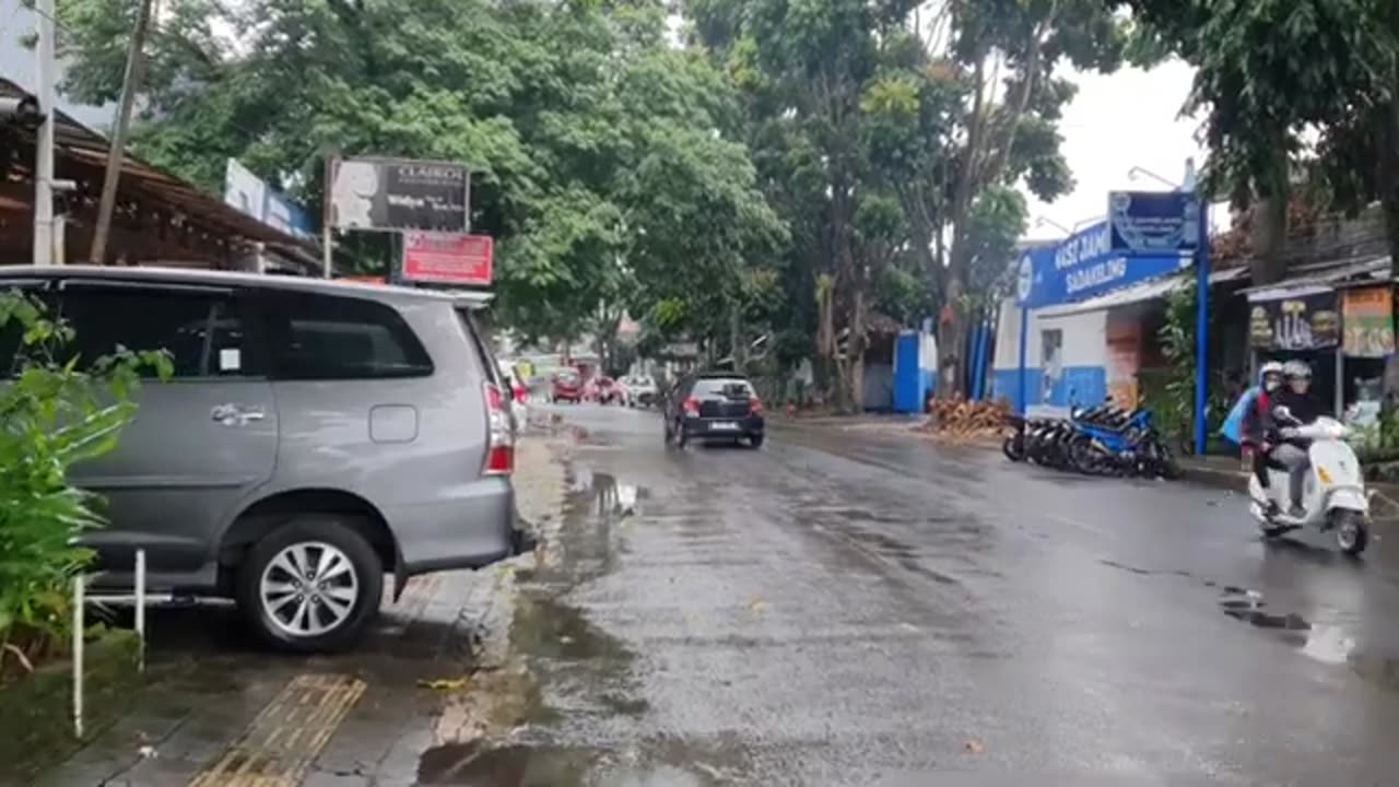 [4K] BEAUTIFUL HEAVY RAIN WITH LIGHTNING BRINGS COOLNESS IN THE AFTERNOON IN MY VILLAGE INDONESIA