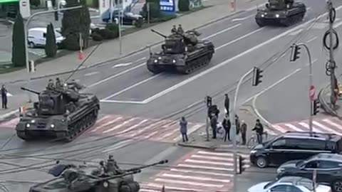 ROMANIAN TANKS ENTER MOLDOVA