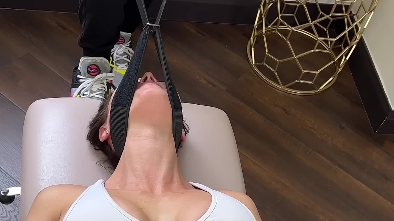 Y Strap Cracking Popping ASMR Adjustment - Best Beverly Hills Chiropractor