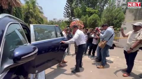 Deepika Padukone Baby Bump : Pregnant दीपिका पादुकोण ने Ranveer Singh संग दिया Vote