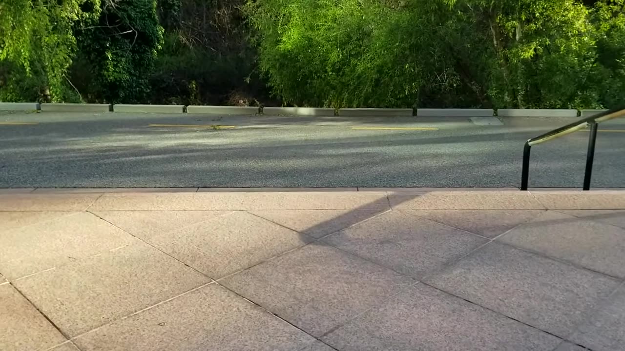 20240416 075316 Tux Approaching