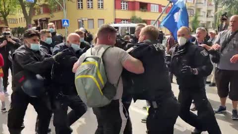 Polizei und King Fue