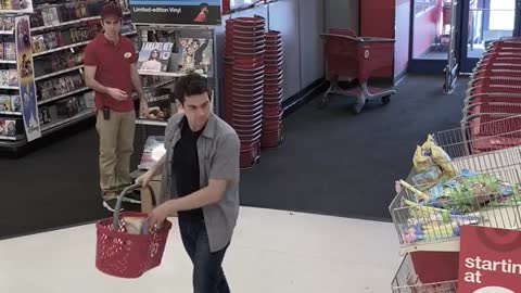 This employee's reaction was priceless!