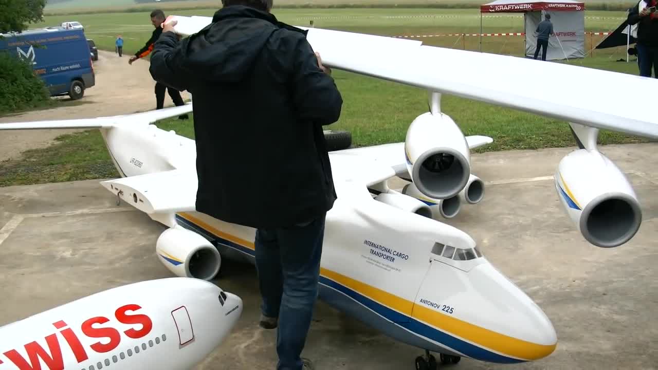 NICE FLIGHT AND HARD LANDING !!! GIGANTIC 93KG XXXL RC ANTONOV AN-225 MRIJA SCALE MODEL AIRCRAFT-16